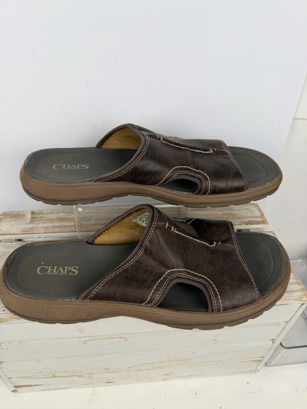 Chaps men's brown slide sandals contrast stitching and a cushioned footbed 11M